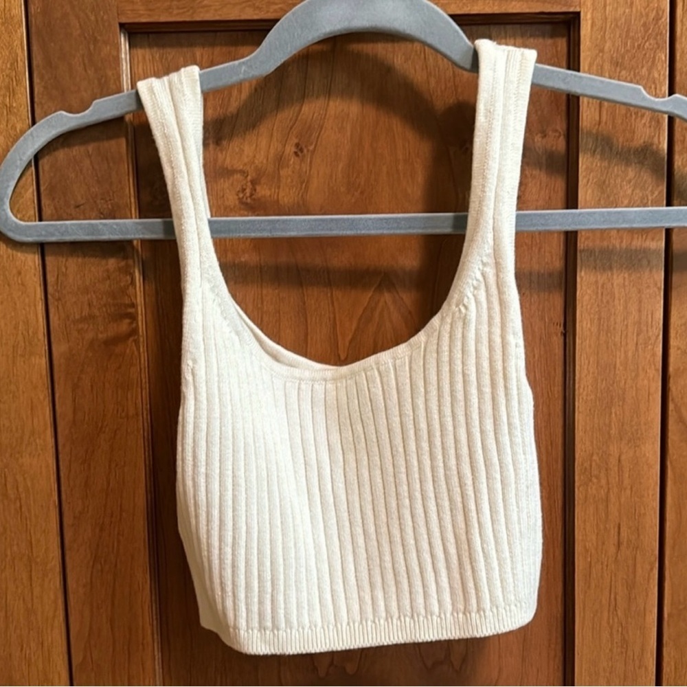 Aritzia Wilfred Cream Cropped Knit Top Small